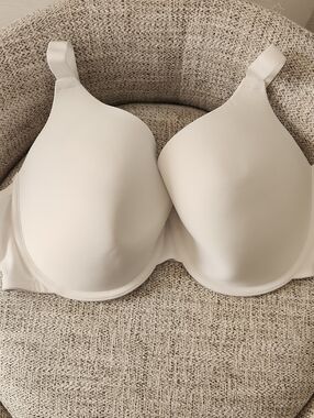 No Boundaries Smooth Molded T-Shirt Bra - Cream